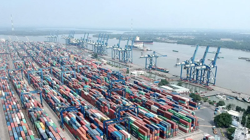 TPHCM thu phí hạ tầng cảng biển từ 1-7