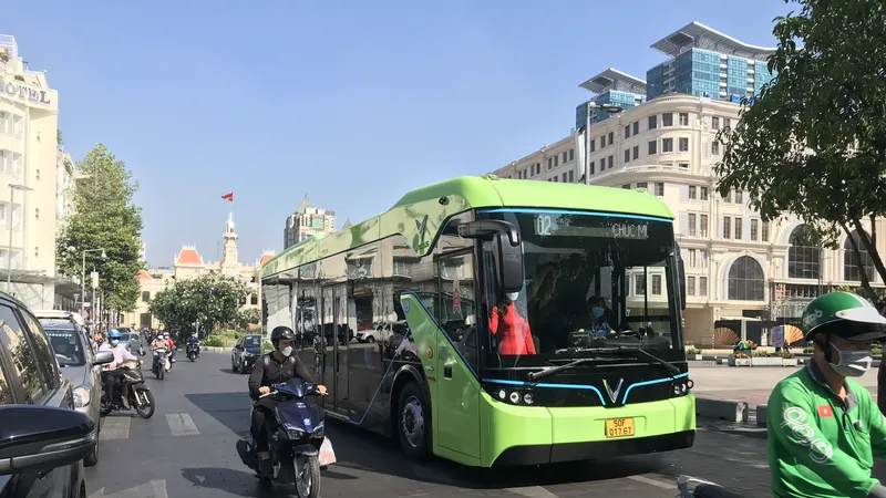 Trải nghiệm chuyến xe buýt điện đầu tiên tại TPHCM