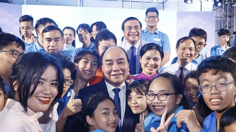 Chủ tịch nước dự ngày hội tựu trường của trẻ mồ côi do Covid-19