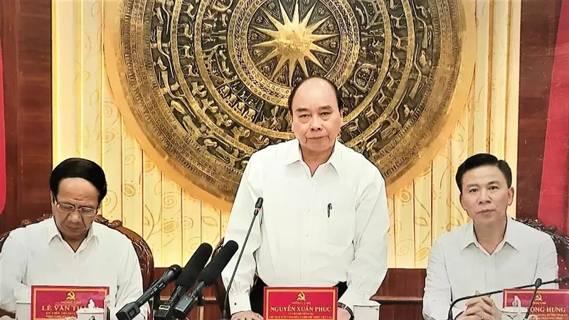 Chủ tịch nước Nguyễn Xuân Phúc chủ trì buổi làm việc với Ban Thường vụ Tỉnh ủy Thanh Hóa về phát triển kinh tế-xã hội và bảo đảm quốc phòng-an ninh