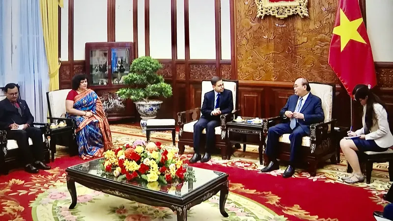 Chủ tịch nước Nguyễn Xuân Phúc tiếp Đại sứ Ấn Độ đến chào từ biệt 