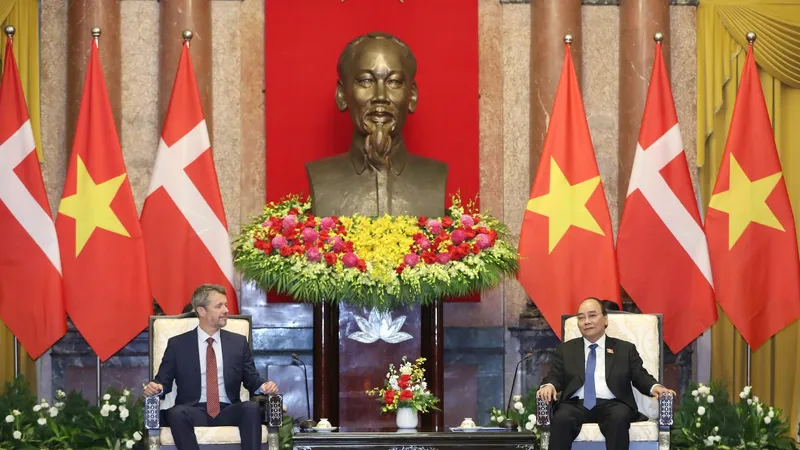 Chủ tịch nước Nguyễn Xuân Phúc tiếp Thái tử kế vị Đan Mạch Frederik