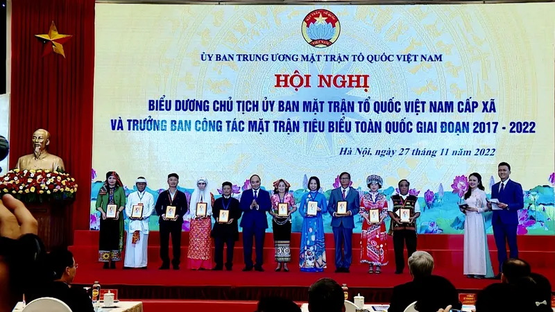 Cán bộ MTTQ cùng đi, cùng ở, cùng làm với nhân dân