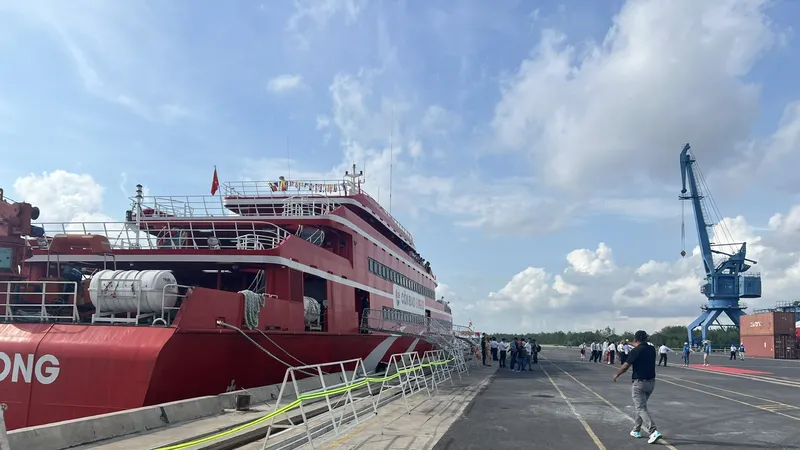 Phải có phương án trung chuyển hành khách đi tàu cao tốc Côn Đảo