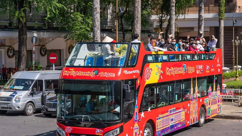 Yêu cầu Công ty TNHH Ánh Việt ngưng bán vé, đón trả khách tại 92 - 96 Nguyễn Huệ