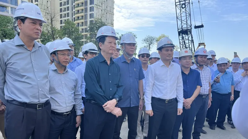 Đường Vành đai 3 TPHCM: Lo thiếu cát đắp nền và vật liệu xây dựng