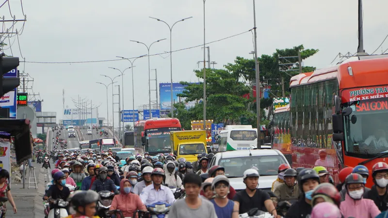 TPHCM dự kiến hạn chế xe xăng dầu vào trung tâm từ năm 2026