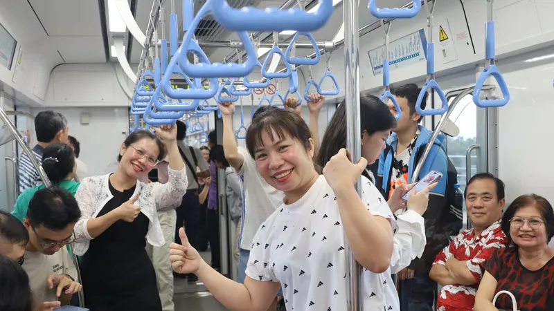 Từ ngày 1-6, hành khách dùng CCCD gắn chip để đi metro Bến Thành - Suối Tiên