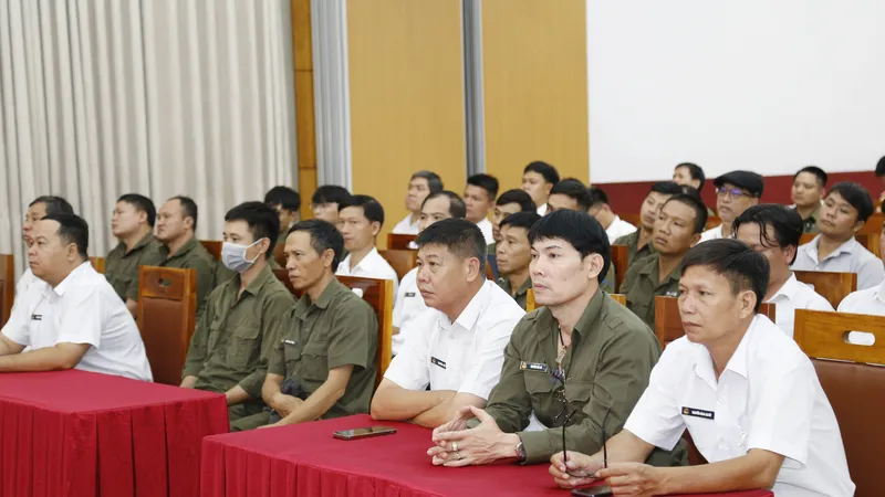 Nâng cao ý thức chấp hành pháp luật giao thông cho doanh nghiệp vận tải và người lao động
