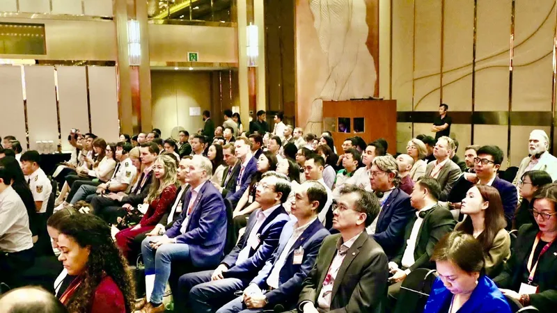 TPHCM và các đối tác Hà Lan hợp tác phát triển cảng biển, hàng không bền vững