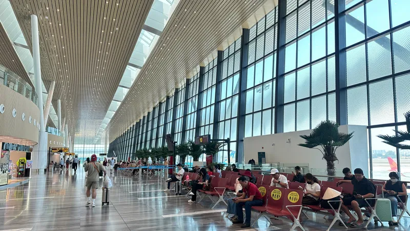 Hôm nay 2-5, dự kiến sân bay Tân Sơn Nhất phục vụ hơn 112.000 lượt khách 