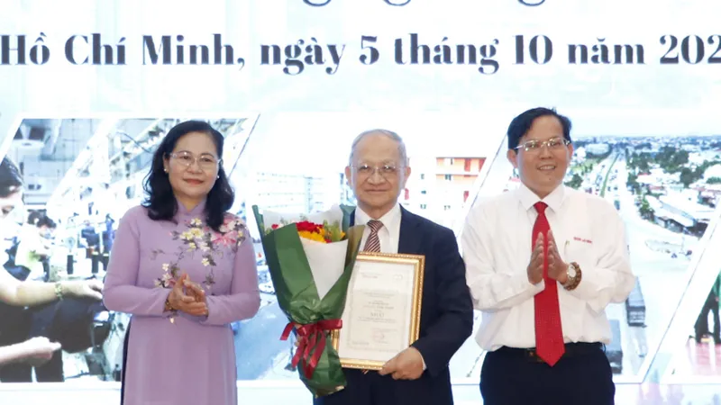 Chủ tịch HĐND TPHCM Nguyễn Thị Lệ dự lễ trao giải “Lắng nghe người dân hiến kế”