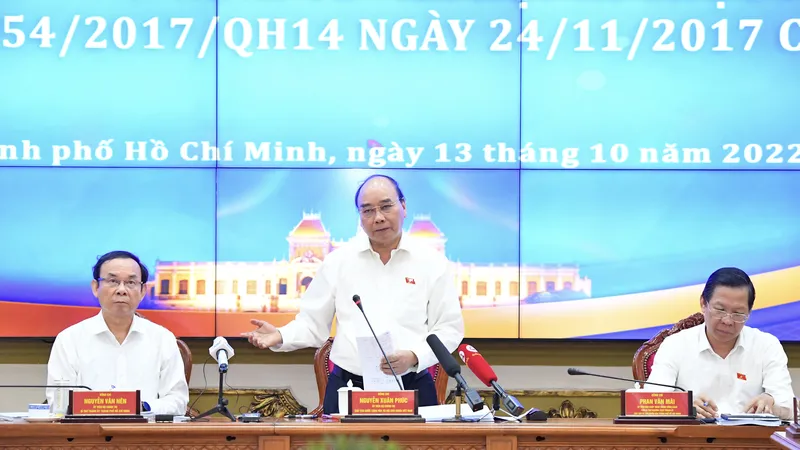 Chủ tịch nước Nguyễn Xuân Phúc phát biểu trong buổi làm việc với TPHCM. Ảnh: VIỆT DŨNG