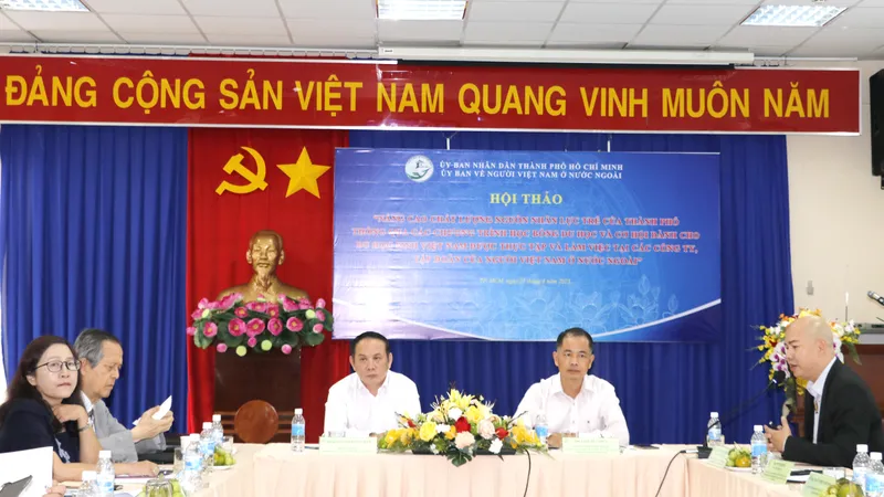 Các đại biểu dự hội thảo.