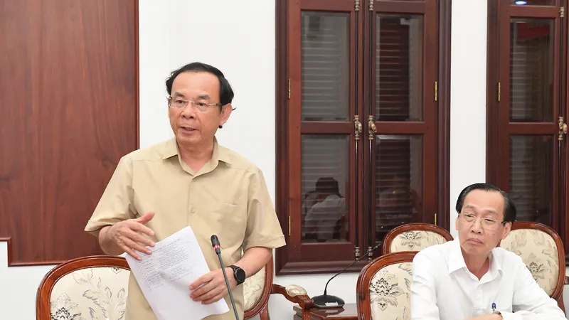 Đồng chí Nguyễn Văn Nên phát biểu tại cuộc họp. Ảnh: VIỆT DŨNG