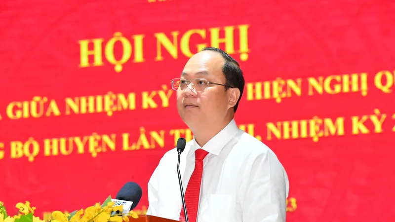 Đồng chí Nguyễn Hồ Hải phát biểu tại hội nghị. Ảnh: VIỆT DŨNG