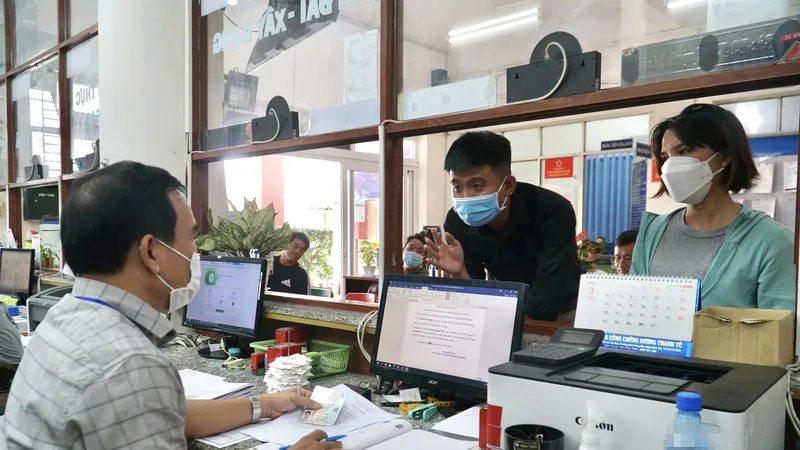 TPHCM đề xuất chi thu nhập tăng thêm cho cán bộ, công chức, viên chức đến hết thí điểm Nghị quyết 98