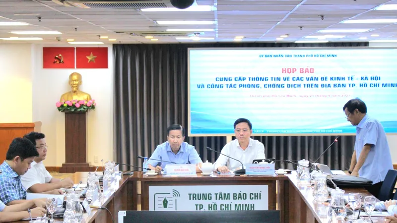 Buổi họp báo chiều 21-9