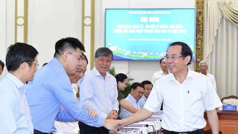 Bí thư Thành ủy TPHCM Nguyễn Văn Nên đến dự hội nghị. Ảnh: VIỆT DŨNG