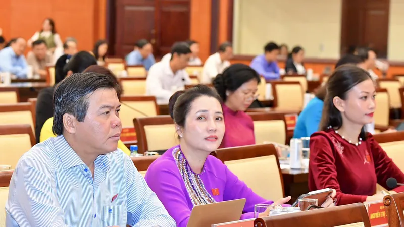 Đại biểu HĐND TPHCM tại kỳ họp. Ảnh: VIỆT DŨNG