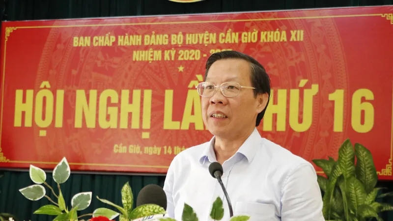 Đồng chí Phan Văn Mãi phát biểu tại hội nghị. Ảnh: NGÔ BÌNH