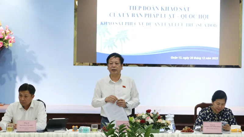 Phó Chủ nhiệm Ủy ban Pháp luật của Quốc hội Nguyễn Trường Giang phát biểu tại buổi khảo sát