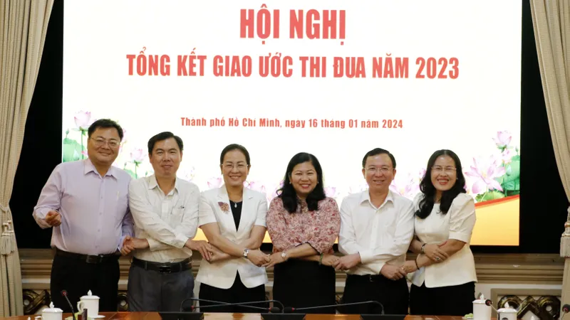 Đẩy mạnh phong trào thi đua yêu nước gắn với nhiệm vụ chính trị của từng đơn vị