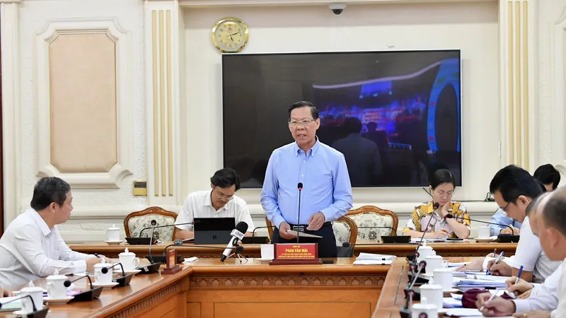 Ngày 1-3, Chủ tịch UBND TPHCM Phan Văn Mãi chủ trì phiên họp nghe báo cáo tiến độ các hoạt động kỷ niệm 50 năm Ngày Giải phóng miền Nam, thống nhất đất nước. Ảnh: VIỆT DŨNG