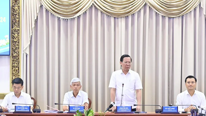 Chủ tịch UBND TPHCM Phan Văn Mãi cùng các Phó Chủ tịch UBND TPHCM 