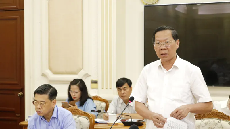 Trong các cuộc họp với sở, ngành, địa phương, Chủ tịch UBND TPHCM Phan Văn Mãi nhiều lần yêu cầu nâng cao trách nhiệm trong công tác phối hợp.