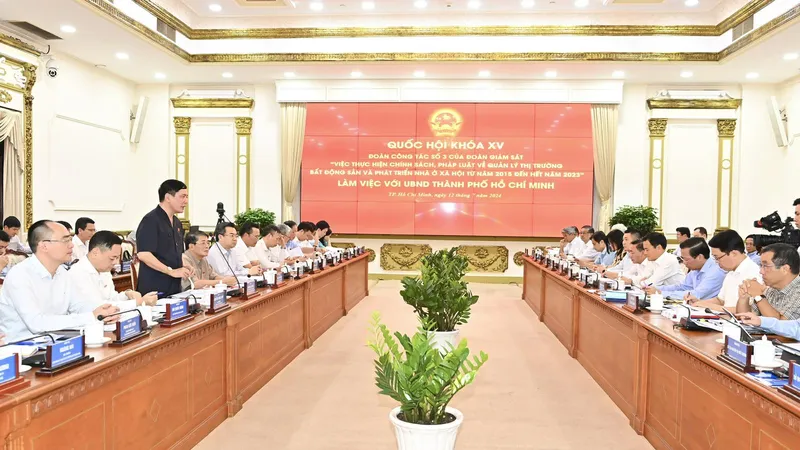 Quang cảnh buổi giám sát. Ảnh: VIỆT DŨNG