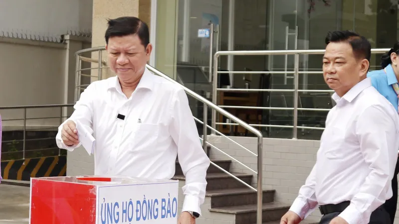 Sở LĐTB-XH TPHCM ủng hộ đồng bào bị ảnh hưởng bão lũ hơn 1,1 tỷ đồng