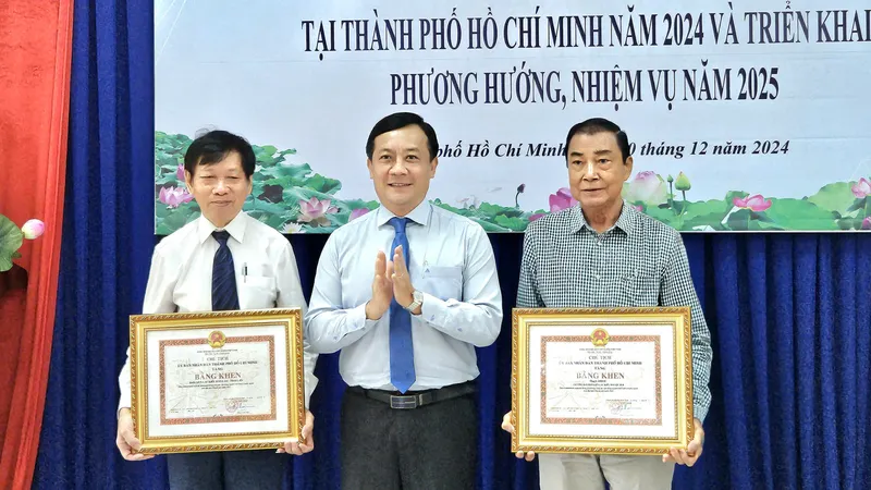 Thông tin các dự án, chính sách lớn của đất nước và TPHCM đến người Việt Nam ở nước ngoài