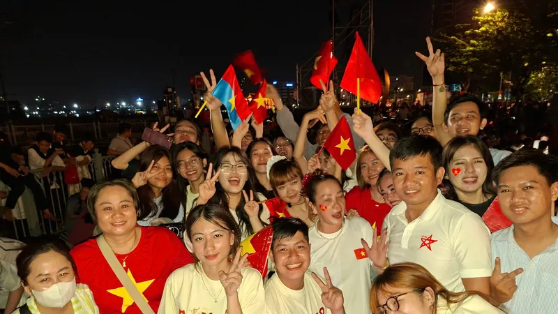 Thâu đêm đếm ngược từng giờ chờ Đại lễ 30-4
