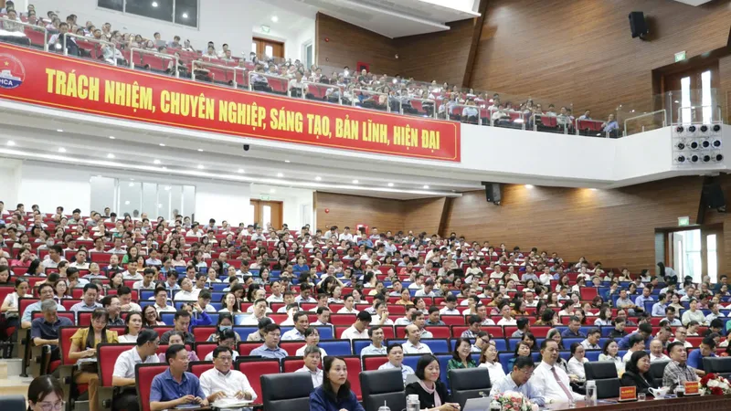 Tập huấn cho hơn 2.400 đại biểu HĐND xã, phường, đặc khu tại TPHCM