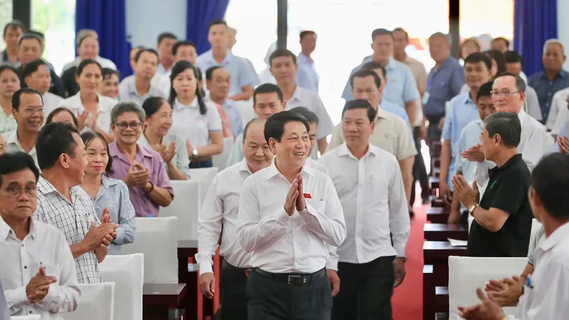 Chủ tịch nước Lương Cường tiếp xúc cử tri tại TPHCM