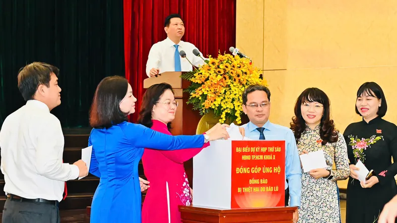 Người dân hoan nghênh "quyết định mang tính lịch sử" của TPHCM