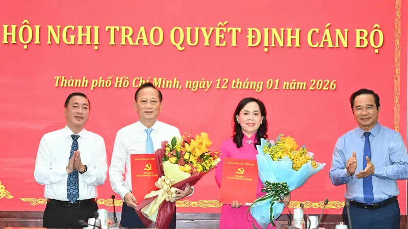 Ban Thường vụ Thành ủy TPHCM điều động 2 Thành ủy viên
