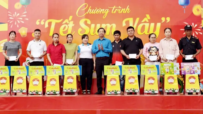 TPHCM nghiêm cấm dùng công quỹ biếu, tặng quà tết cho lãnh đạo