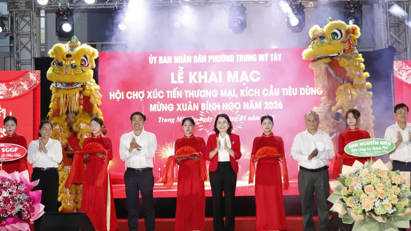 100 gian hàng phục vụ người dân tại hội chợ mừng Xuân Bính Ngọ