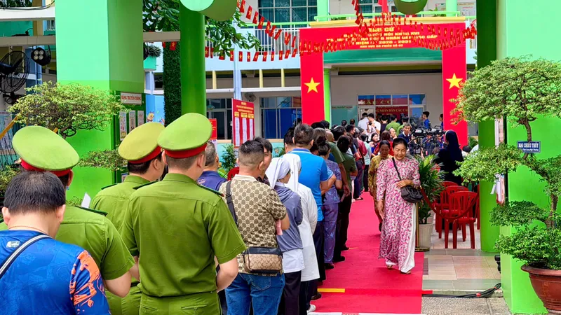 TPHCM: Đến 9 giờ sáng 15-3, đã có hơn 13% cử tri tham gia bầu cử