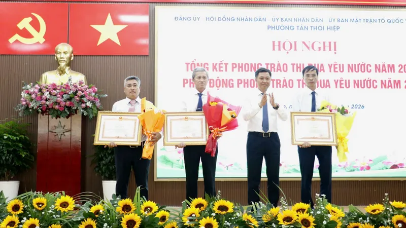Đẩy mạnh thi đua để phục vụ tốt hơn cho người dân và doanh nghiệp