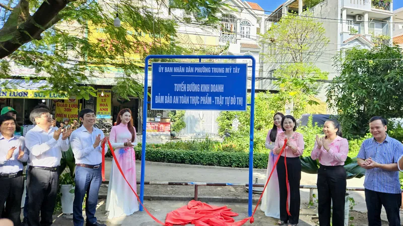 Phường Trung Mỹ Tây xây dựng tuyến đường kiểu mẫu về an toàn thực phẩm 