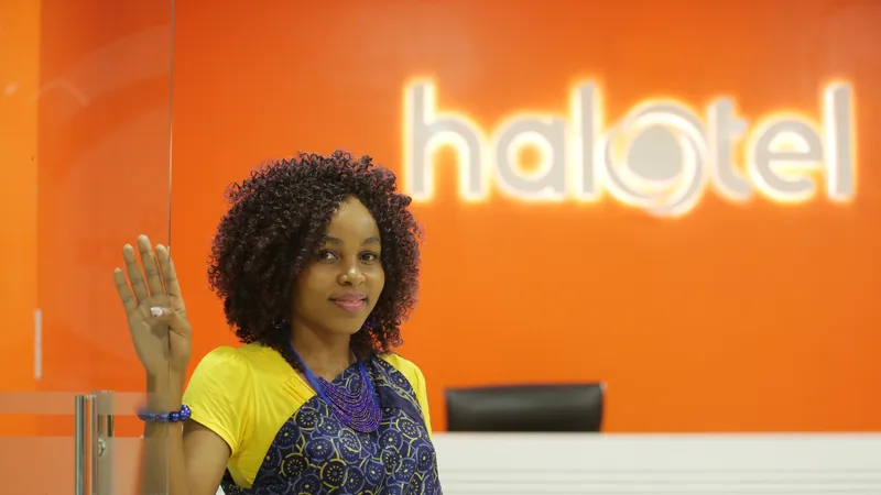 Halotel với màu cam khá ấn tượng