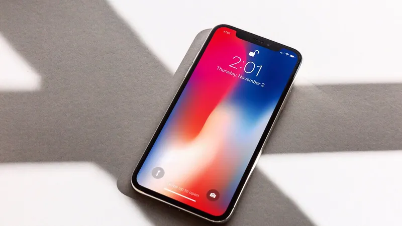 Đến Di Động Việt mua iPhone X có thể được hoàn tiền 10 triệu đồng 