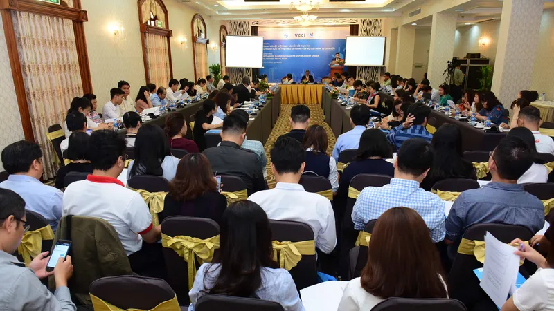 Rất đông doanh nghiệp tham dự tọa đàm