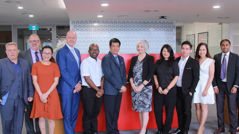 Lãnh đạo Đại học RMIT Việt Nam và Saigon Innovation Hub trong chương trình ký kết hợp tác