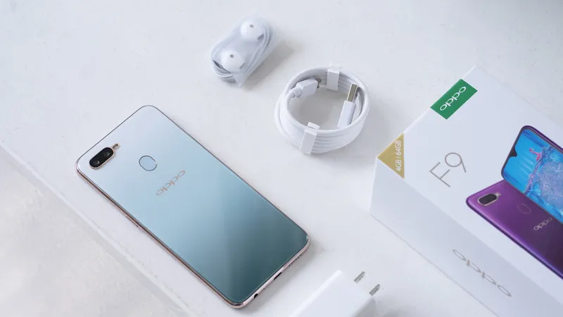OPPO F9 phiên bản đặc biệt Xanh Phỉ Thúy