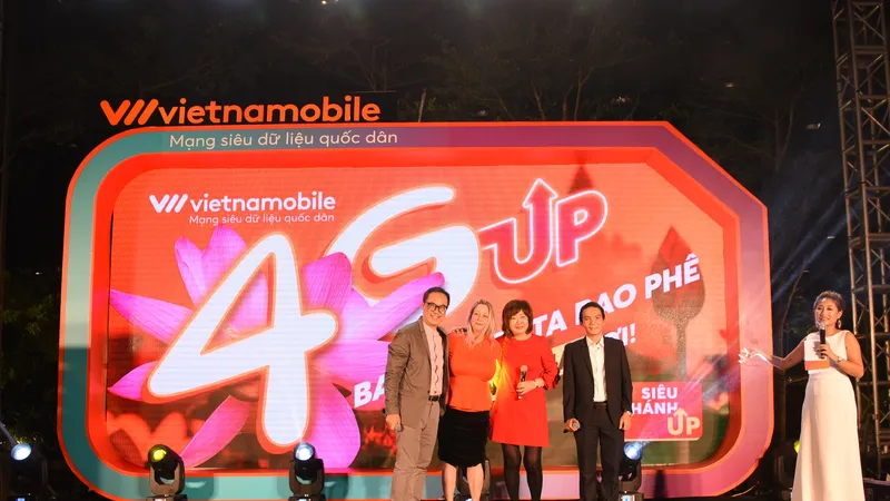 Vietnamobile giới thiệu “Siêu Thánh UP” 