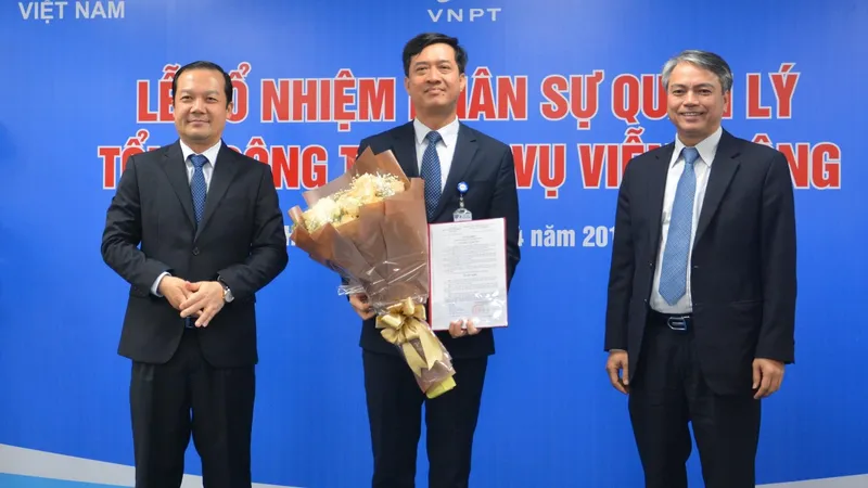 VNPT trao quyết định cho ông Nguyễn Nam Long